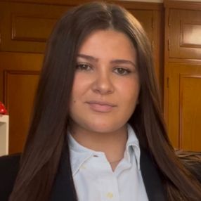 Joana, Babysitter em Ourém