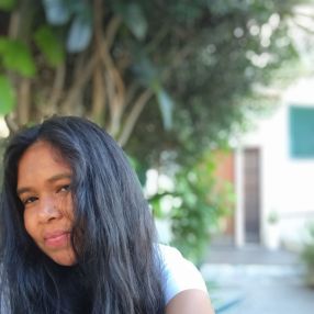 Adolfina, Babysitter em Estoril