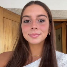 Maria Inês, Babysitter em Parede