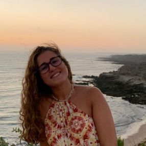 Joana, Babysitter em Santa Iria de Azoia