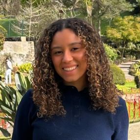 Hayla, Babysitter em Barcelos