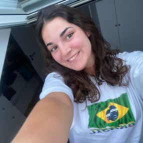 Madalena, Babysitter em São Domingos de Rana