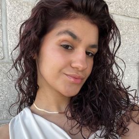 Lara, Babysitter em Penafiel