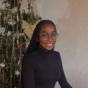 Arniela, Babysitter em Póvoa de Santa Iria