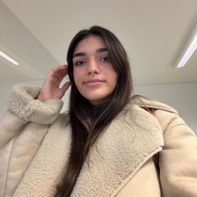 Sara, Babysitter em Alhandra