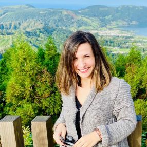 Lia, Babysitter em Oeiras