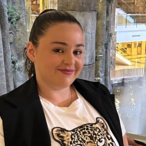 Jéssica, Babysitter em Arcozelo