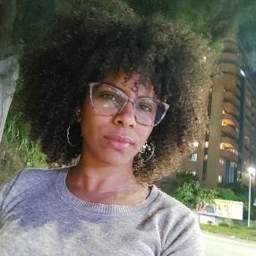 Raphaella, Babysitter em Porto