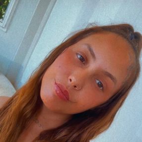 Nicole, Babysitter em Lagoa
