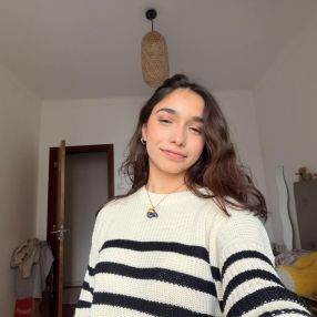 Anastasia, Babysitter em Alhandra
