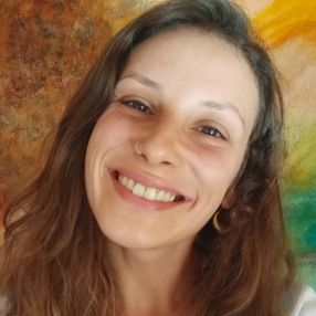 Sofia, Babysitter em Olhão