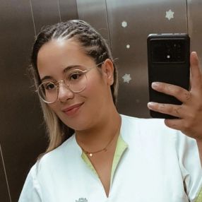 Bruna, Babysitter em Amora