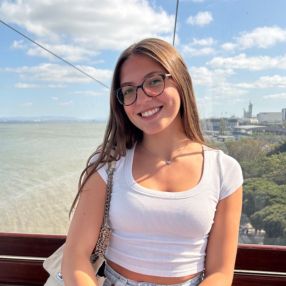 Bia, Babysitter em Famões