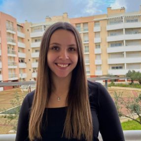 Laura, Babysitter em Faro