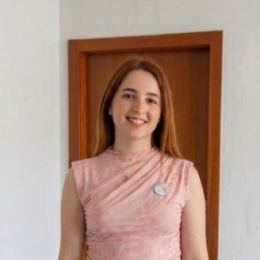 Maria, Babysitter em Porto