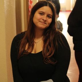 Lara, Babysitter em Moita