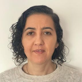 Isabella, Babysitter em Porto