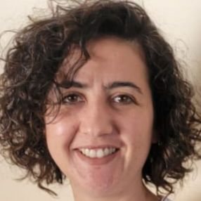 Isabella, Babysitter em Porto