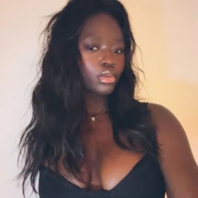 Suzirina, Babysitter in Amadora