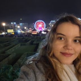 Larissa, Babysitter em Vila Franca de Xira