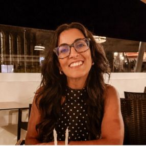 Neuza, Babysitter in Faro