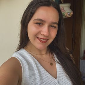Ana, Babysitter em Câmara de Lobos