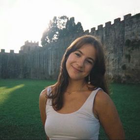 Carolina, Babysitter em Queluz