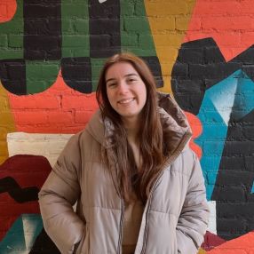 Lara, Babysitter em Leiria