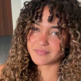 Thaylla, Babysitter em Pombal