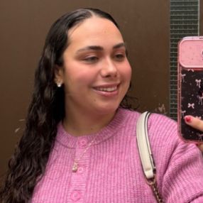 Luana, Babysitter em Quarteira