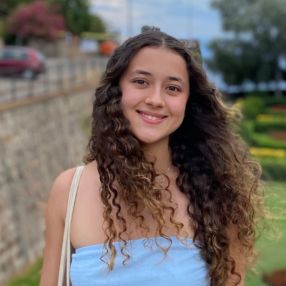 Maria Juliana, Babysitter em Guimarães