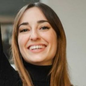 Paola, Babysitter em Porto