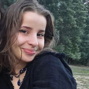 Vera, Babysitter em Viseu