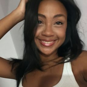 Marcelly Linhares, Babysitter em Amora