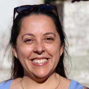 Sara, Babysitter em Espinho