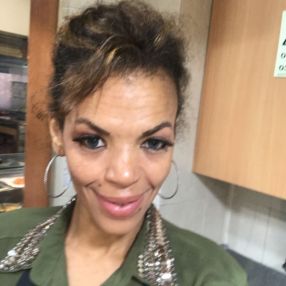Natália, Babysitter em Queluz