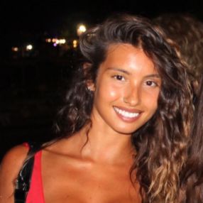 Carlota, Babysitter em Porto