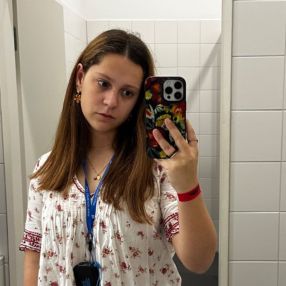 Ana, Babysitter em Agualva-Cacém