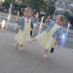 Mădălina, Family in Iași