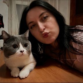 Emilia, Babysitter în București