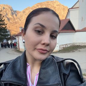 Cosmina, Babysitter în Cluj-Napoca