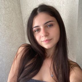 Ionela, Babysitter in București