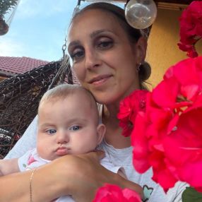 Mihaela, Familie în Alba Iulia