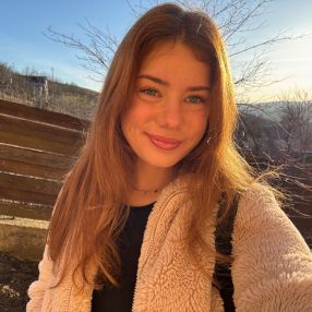 Viola, Babysitter in Baciu