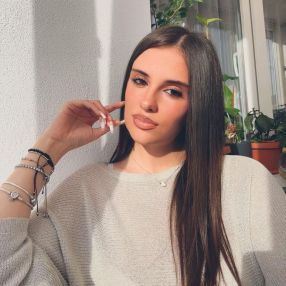 Roxana, Babysitter în Codlea