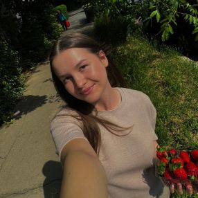 Vanessa, Babysitter in Timișoara