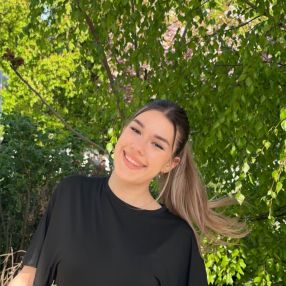 Daria, Babysitter în Florești