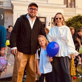 Alina, Familie în București