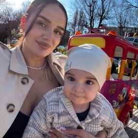 Mirela, Familie în Dobroești