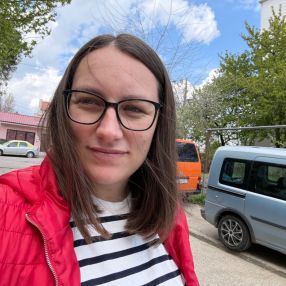 Loredana, Familie în Popești-Leordeni